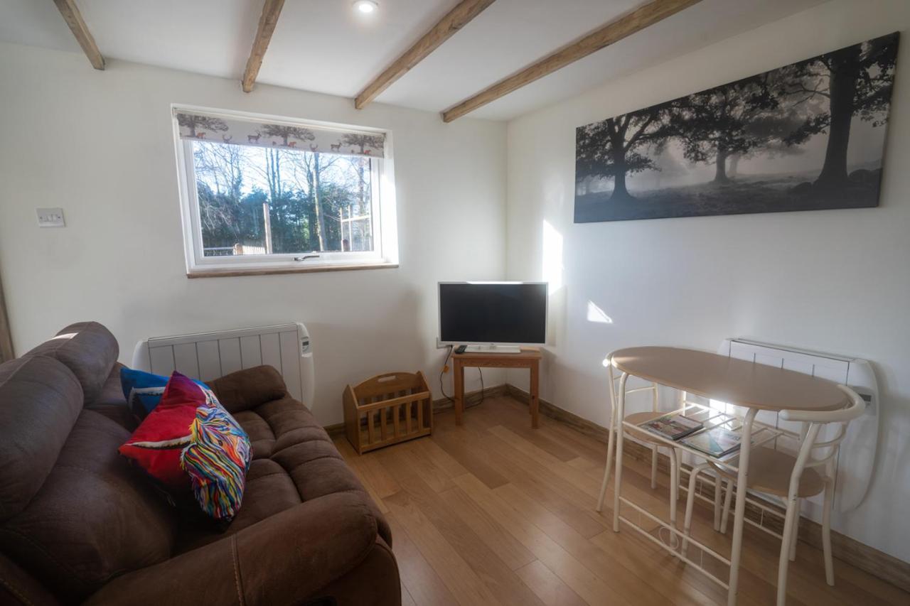 Rose Hideaway - Forest Of Dean Cosy Cabin Retreat Yorkley 외부 사진